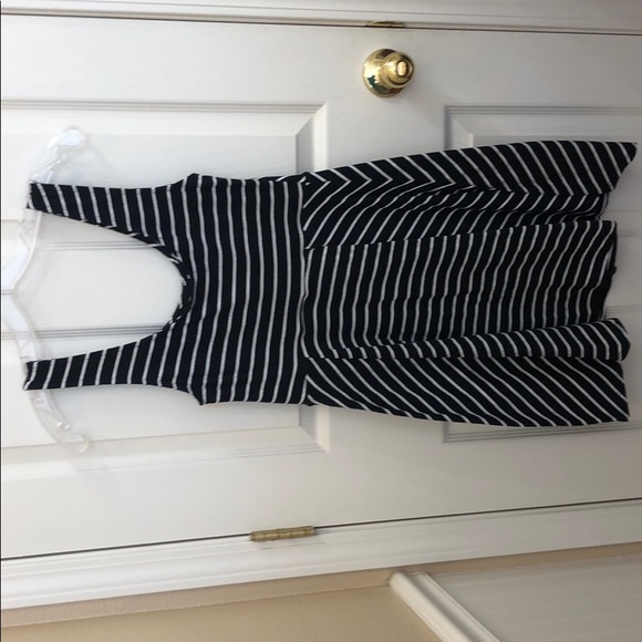 Sleeveless striped dress - Picture 3 of 4